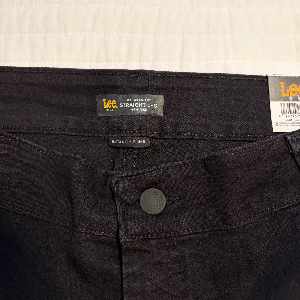 Lee Jeans Instantly Slims Black Relaxed Fit Straight Leg Jean Womens 20W NWT - Picture 6 of 8